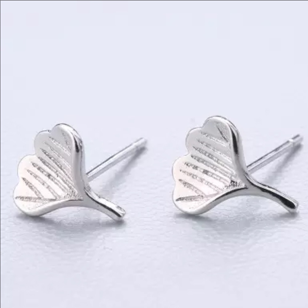 ♨️925 Sterling Silver Maple Leaf Stud Earrings